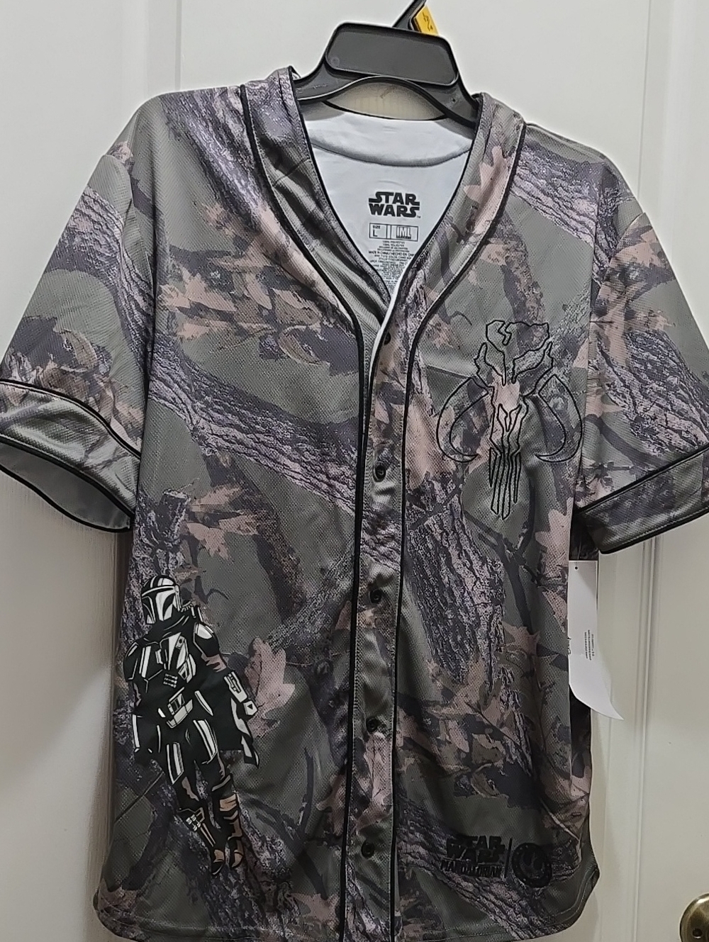 Star Wars Men’s Mandalorian Camo Baseball Jersey - Black & Gray